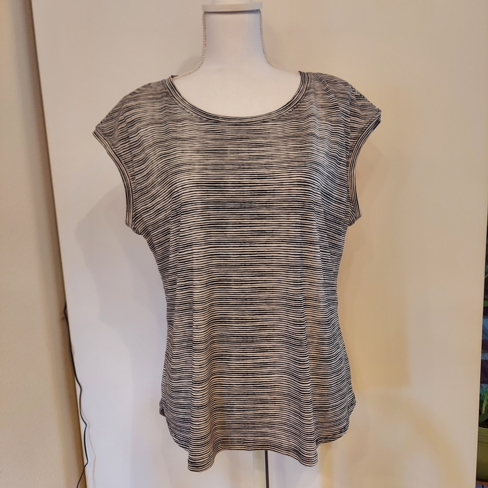 Elle Black and White Striped Short Sleeve Top Blouse Size L